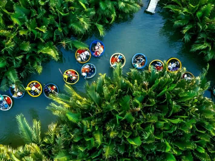 Local market, Basket boat, crab fishing & cooking class - The basket boat ride and local performances