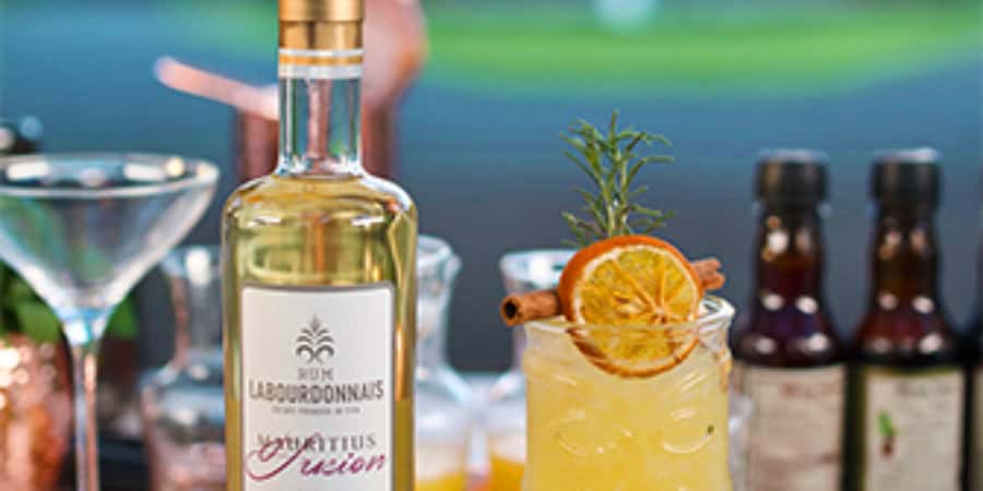 local Market,Botanical garden,Rum tasting & authentic Lunch - Fort Adelaide above the city