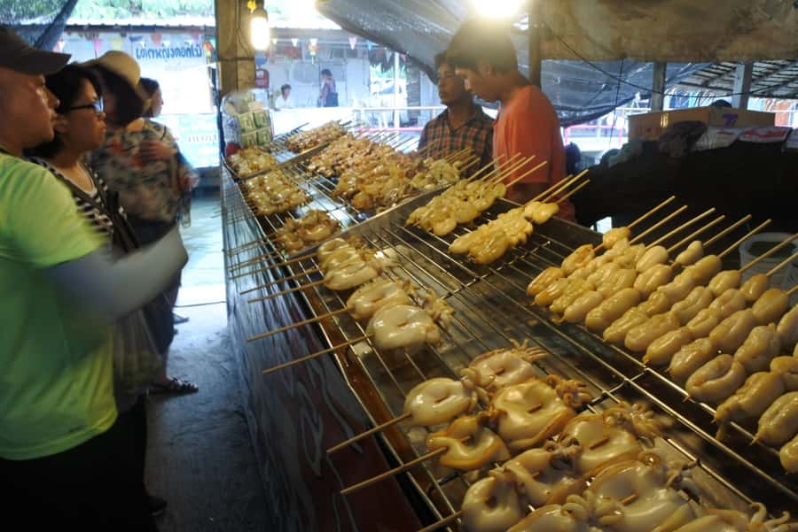 Local Weekend Markets: Khlong Lat Mayom & Chatuchak Tour - 8:00 AM pickup and the ride to Khlong Lat Mayom