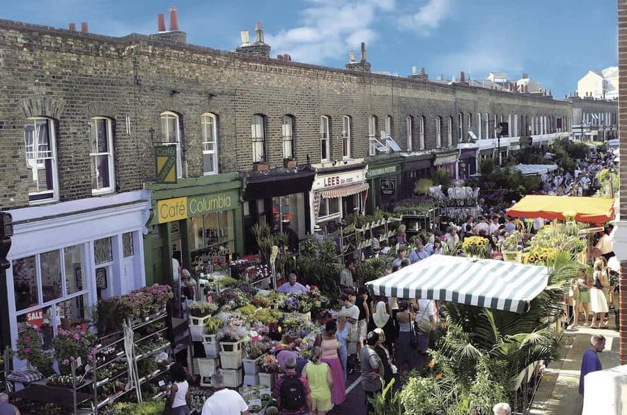 London: Authentic London Sunday Markets Walking Tour - Broadway Market: start with breakfast
