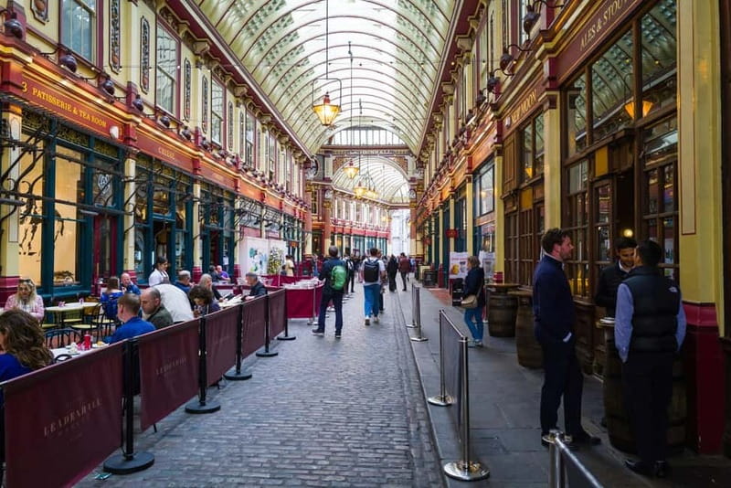 London: Borough Market Food Tour with Local Guide - A French pastry at Aux Merveilleux de Fred
