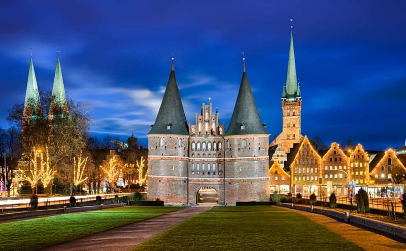 Lübeck: Christmas Market and Historical City Tour - Starting beside the Holsten Gate