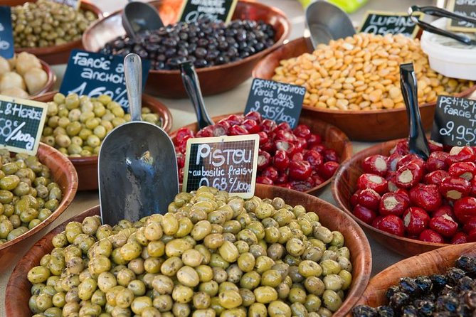 Luberon Market & Villages Day Trip from Aix-en-Provence - Apt and the Saturday market rush