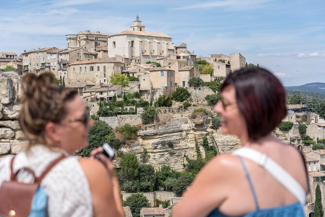 Luberon Market & Villages from Avignon - L’Isle-sur-la-Sorgue on Sunday