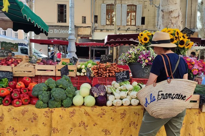 Luberon Market & Villages from Avignon - Fontaine de Vaucluse and the Sorgue spring