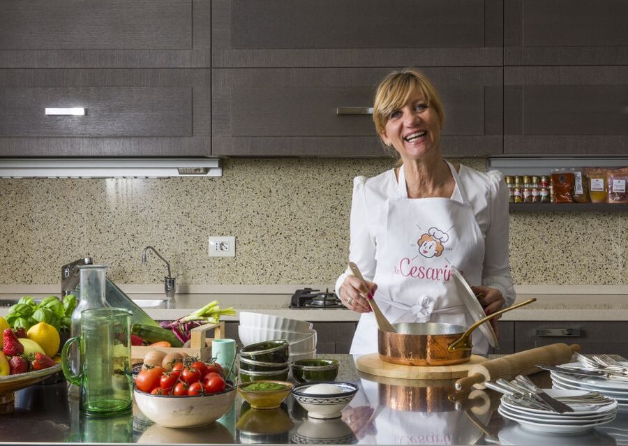 Lucca: Market and Cooking Class at a Local's Home - The Sunday market problem