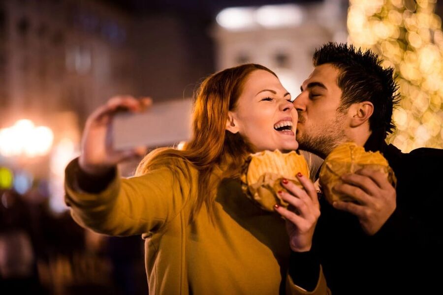 Luxembourg: Christmas Market Food Tour with Tastings - Starting at Place de Paris and the Nikloosmaart