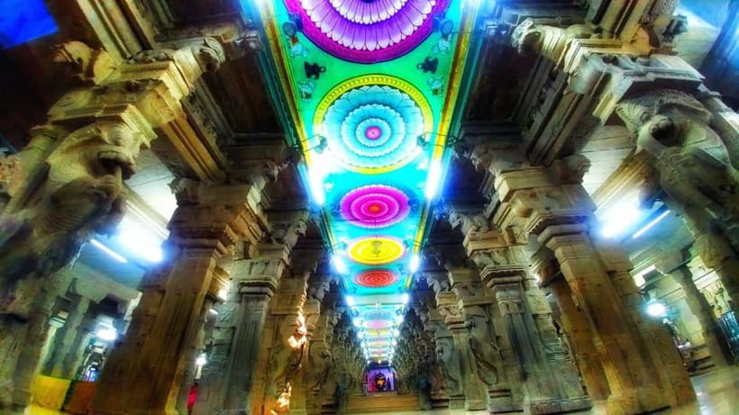 Madurai: City Highlights Temple and Market Tour - Elu Kadal Street and the banana market