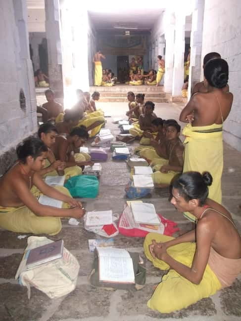 Madurai: City Highlights Temple and Market Tour - Should you book this tour?