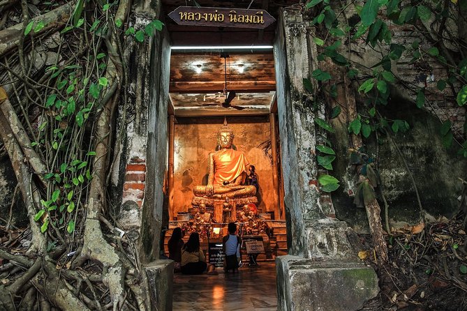 Maeklong Railway & Floating Market Tour (Private & All-Inclusive) - Damnoen Saduak by private long-tail boat