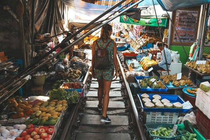 Maeklong Railway Market and Damnoen Saduak Floating Market Tour From Bangkok - Food, heat, crowds, and what to bring