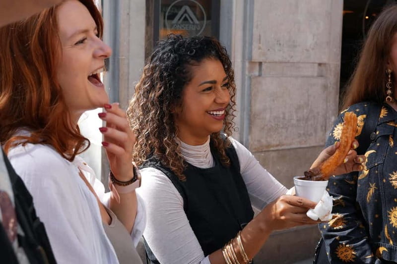 Málaga: Morning Market & Tapas Tour - What the guide adds to the experience