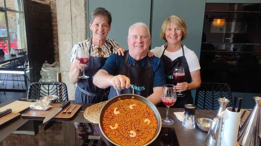 Málaga: Paella and Sangria Cooking Class with Market Visit - Starting at Atarazanas Market in Málaga
