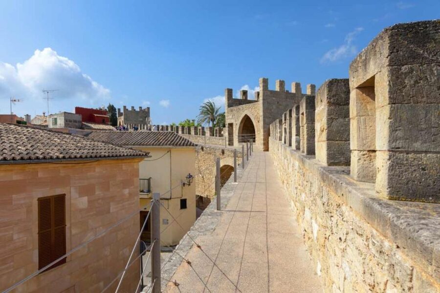 Mallorca: Alcudia Old Town, Market, and Formentor Beach - Alcudia old town, walls, and Roman Pollentia