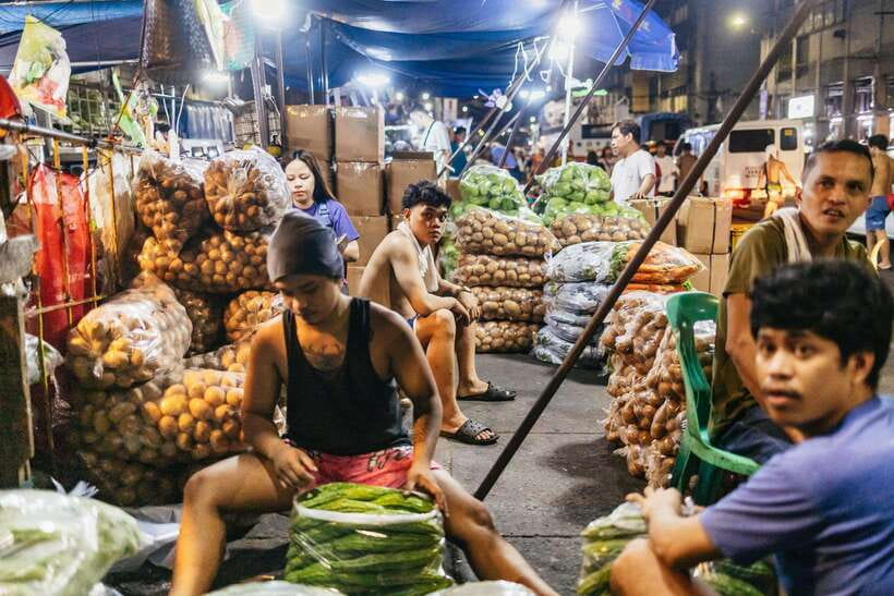 Manila: Guided Night Market Experience - Meeting Point and Practical Tips