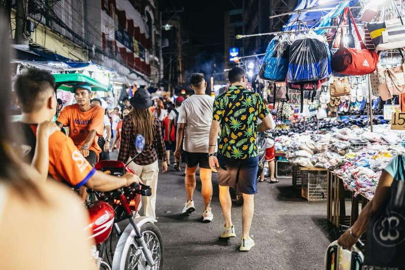 Manila: Guided Night Market Experience - Shopping for Filipino Clothes and Everyday Goods