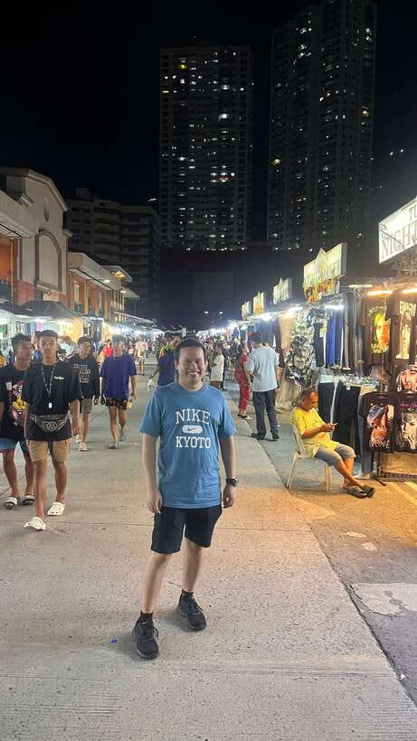 Manila Night Market with Local Guide - Entering Divisoria after dark