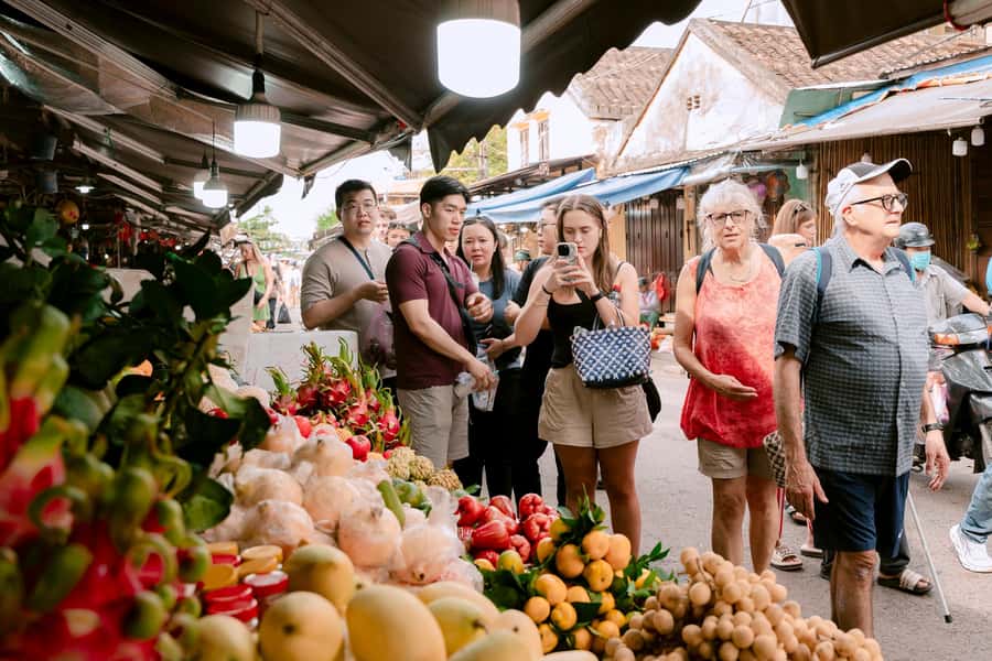 Market Tour - Cooking Class - Coconut Boat Riding - Cooking bánh cuốn, bánh xèo, phở, and chè