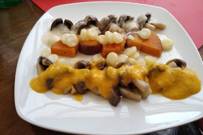Market Tour, Tasting of 35 Fruits, and 4-Course Peruvian Cooking Class in Lima - Vegetarian and vegan cooking options