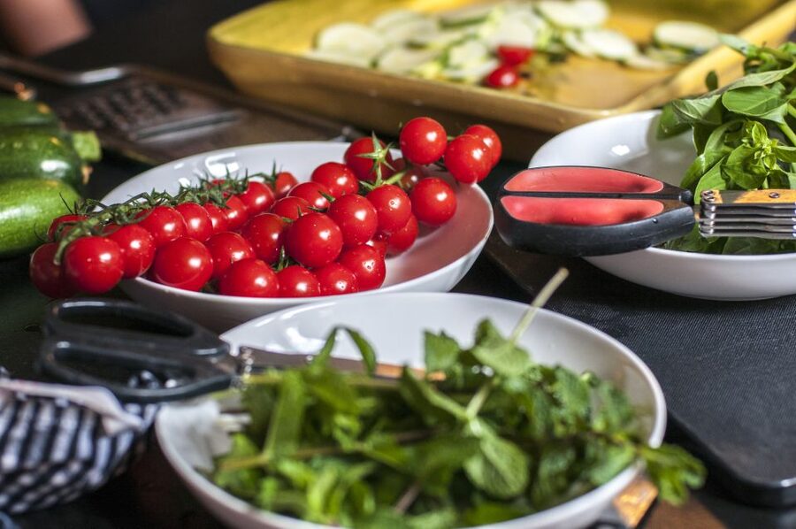 Market Visit and Cooking Class with a Parisian Chef - The meal is part of the lesson