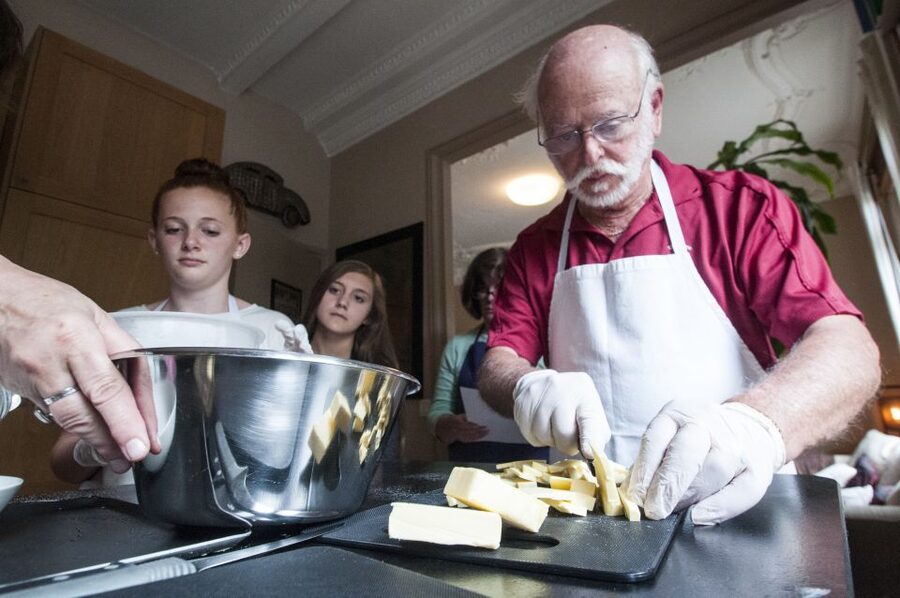 Market Visit and Cooking Class with a Parisian Chef - Timing, language, and booking details