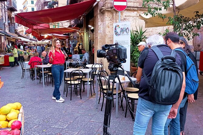 Markets and monuments: walking tour and street food in Palermo - The old Cassaro and Pupi theater add local character