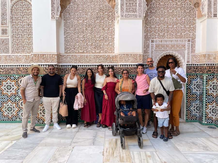 Marrakech: 3-Hour Monuments, Souks & Old Medina Walking Tour - Guides, languages, and group feel