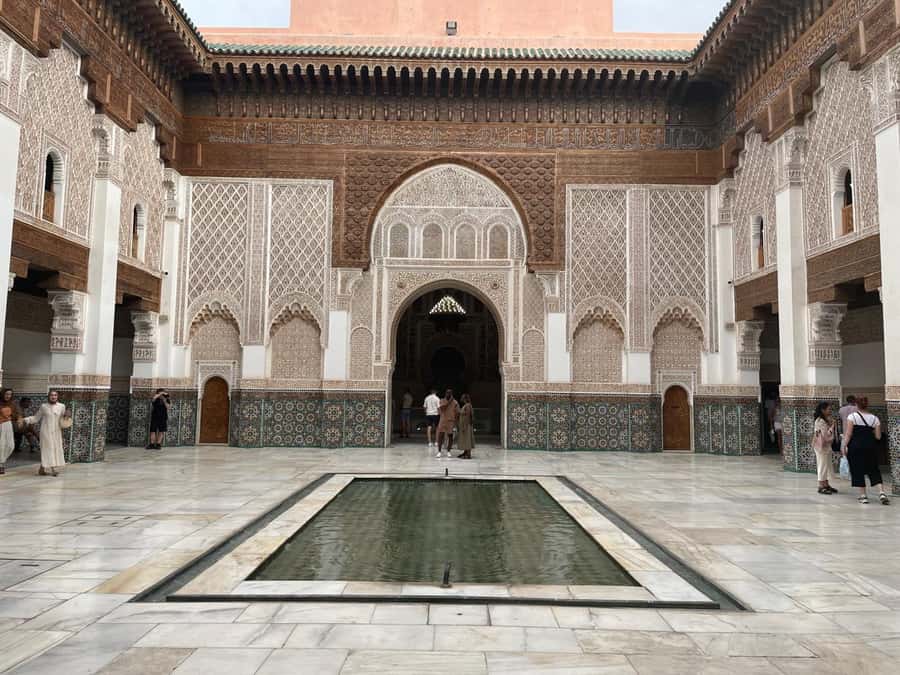 Marrakech: Bahia Palace, Madrasa Bn Yousef, Souk Medina Tour - Jemaa el Fnaa: ending among storytellers and musicians