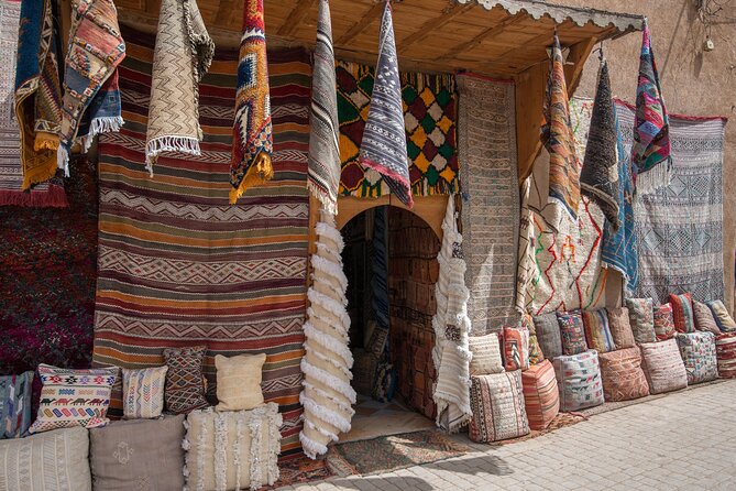 Marrakech: Bahia Palace, Saadian Tombs, Souk and Medina Tour - Bab Agnaou and the Kasbah’s royal quarter
