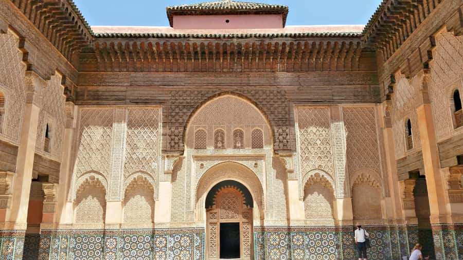 Marrakech: Half-Day Medina Markets Tour - Starting at بريد المغرب and entering the Medina
