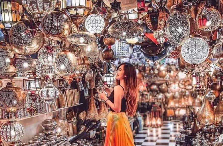 Marrakech: Hidden Souks Shopping Tour with Private Guide - Starting beneath the Koutoubia Mosque