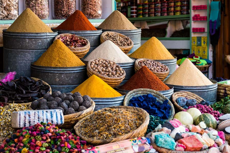 Marrakech: Medina, Souks, Artisans Guided Tour with Mint Tea - Souk Semmarine and the craft of buying leather