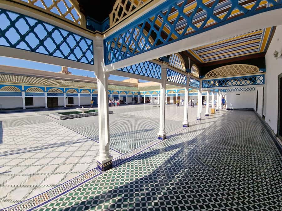 Marrakech: Saadian Tombs, Bahia Palace, Medina and Souk Tour - Why this Marrakech walk is worth your morning
