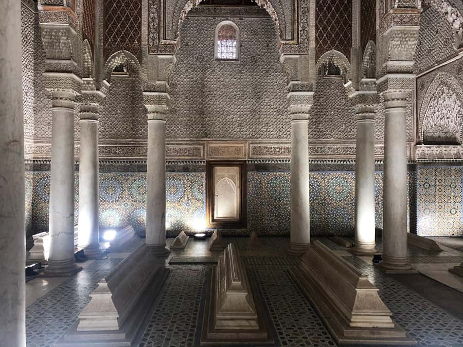 Marrakech: Saadian Tombs, Bahia Palace, Medina and Souk Tour - The Saadian Tombs and the cost of royal memory