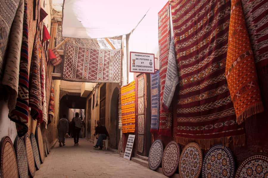 Marrakech: Vibrant Souks, Local Artisans & Medina Experience - Who should take this medina walk