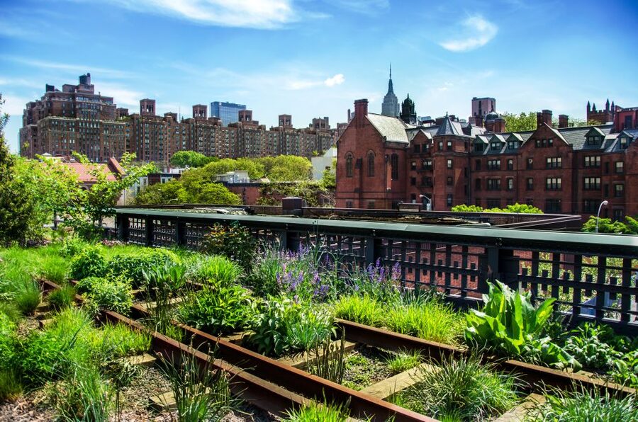 Meatpacking District: Chelsea Market and The Highline Tour - Entering the Meatpacking District