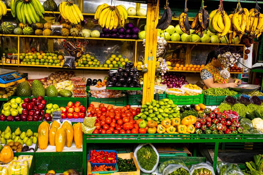 Medellín Multi-sensory Tour in the market, +15 Exotic Fruits - Why this market tour feels different