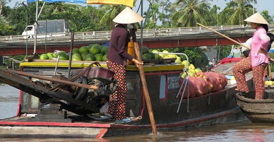 Mekong tour: Cai Be - Can Tho Floating Market 2 days - Making rice noodles, then cycling again