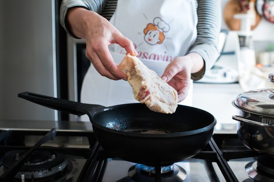 Milan: Market and Cooking Class at a Local's Home - Eating What You Cook With Local Wine