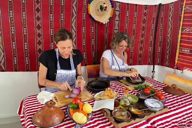 Moroccan Cooking Class with a Local Family & Market Visit - Choosing between couscous and tajine