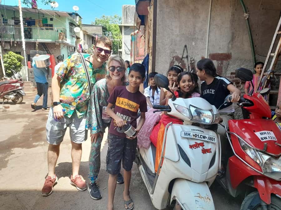 Mumbai: 2 Hours Markets And Temple Tour - Key points at a glance