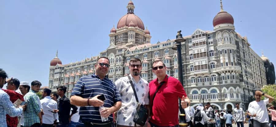 Mumbai: 2 Hours Markets And Temple Tour - How the guides shape the experience