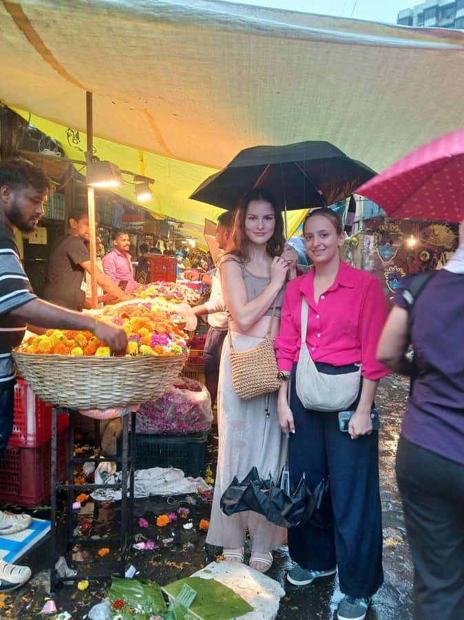 Mumbai:Dhobi Ghat Laundry,Dharavi Slum & Flower market Tour - Key points to know before you go
