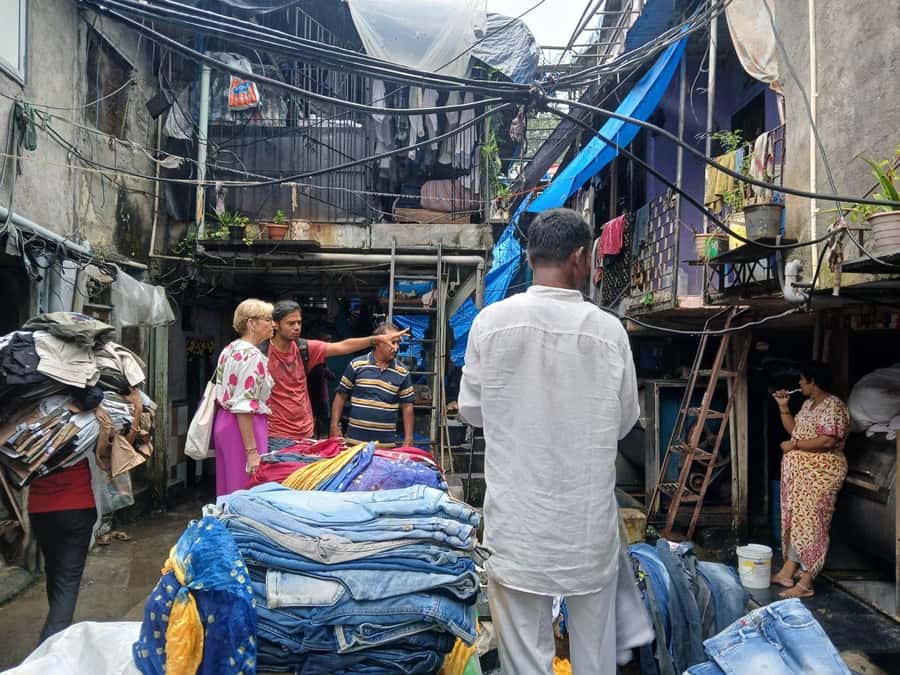 Mumbai:Dhobi Ghat Laundry,Dharavi Slum & Flower market Tour - Is $9 a good value?