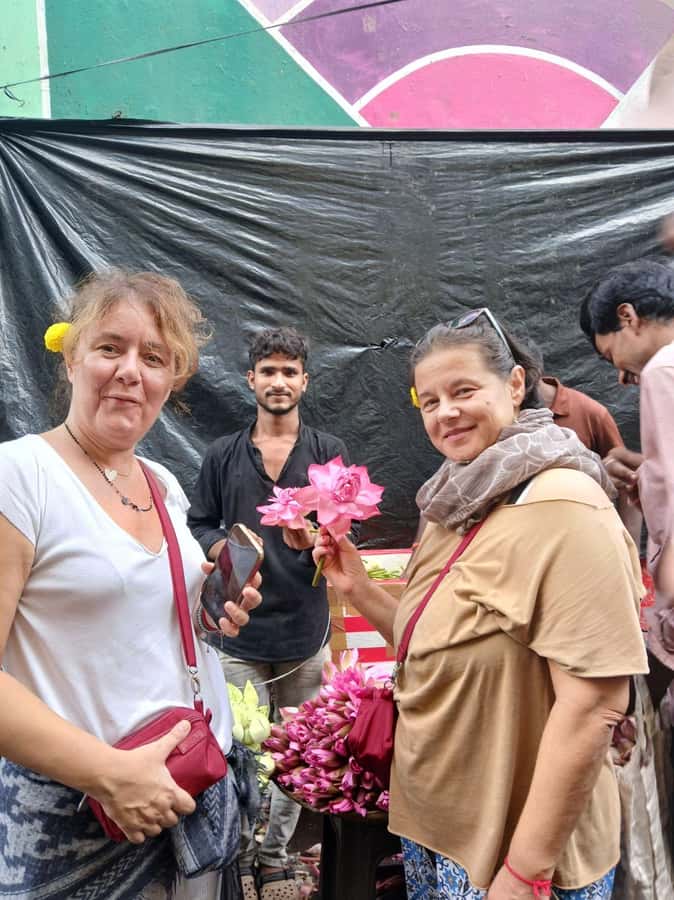 Mumbai:Dhobi Ghat Laundry,Dharavi Slum & Flower market Tour - Who should book this experience?