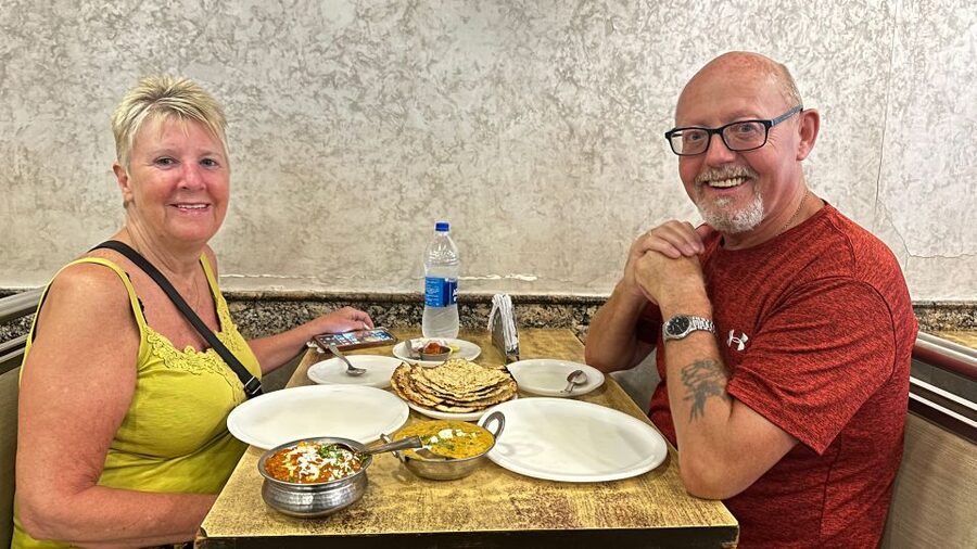 Mumbai: Evening Street Food Tasting & Cultural Market Tour - Marine Drive and Girgaon Chowpatty after dark