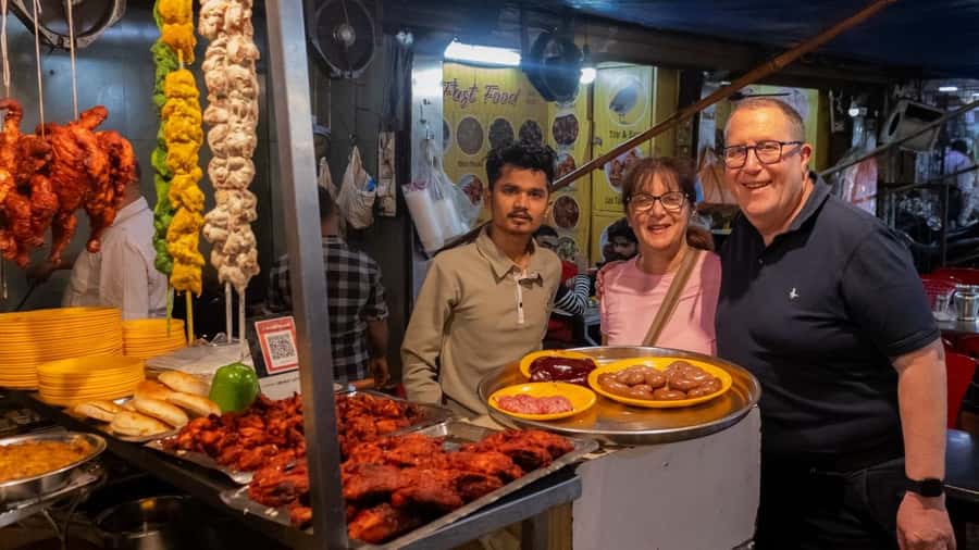 Mumbai Heritage, Street Food & Bazaar Walking Tour - Temples and mosques add meaning beyond sightseeing