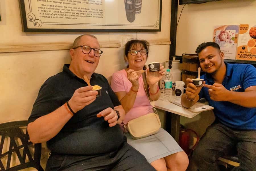 Mumbai Heritage, Street Food & Bazaar Walking Tour - What the food experience is really like