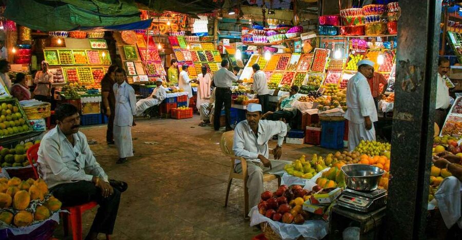 Mumbai: Local Markets & Temples Tour - Mumbai begins with its markets