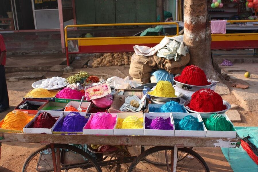 Mumbai: Magical Markets Tour - Bhuleshwar Market: flowers, pooja goods, and daily shopping